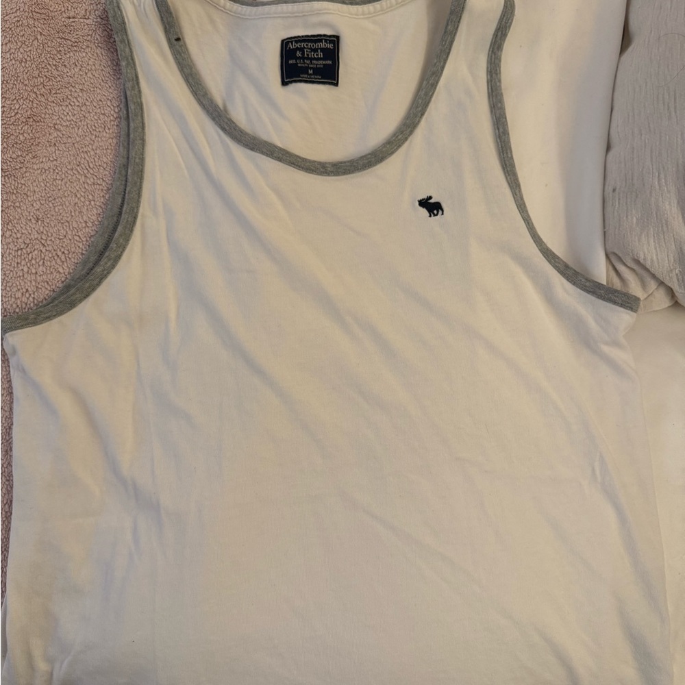 Abercrombie & Fitch White and Gray Tee